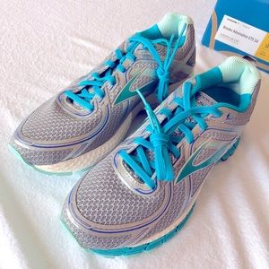 Brooks Adrenaline GTS 16 Women’s 10.5 B
